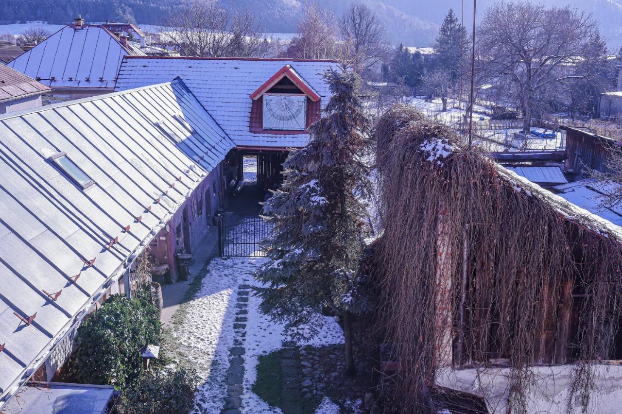 Mnichov Dvor Hotel Slovenska Lupca Exterior photo